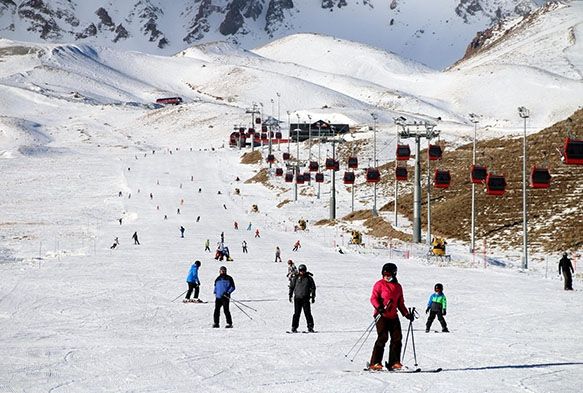 Erciyes Kayak Merkezi'nde yılbaşı turist yoğunluğu