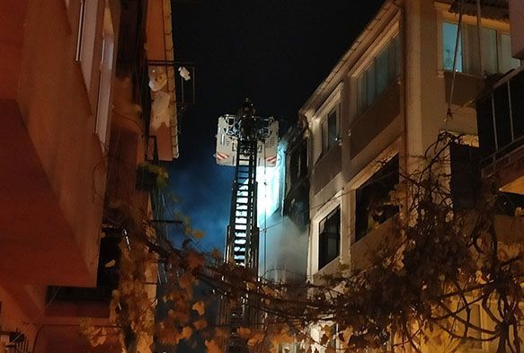 izofren hastas ailesi ile yaad evi atee verdi
