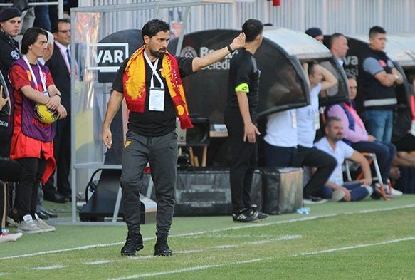 Gztepe, teknik direktr lhan Palut ile yollarn ayrd