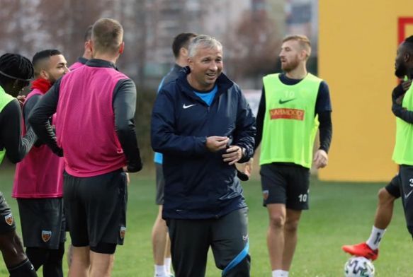 Kayserispor'da 7 yabanc hoca alt