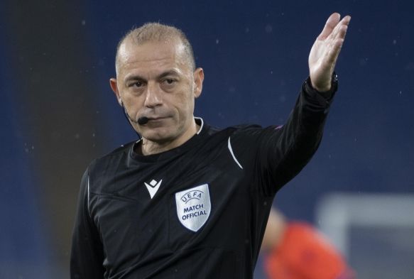 Beikta-Galatasaray derbisini Cneyt akr ynetecek