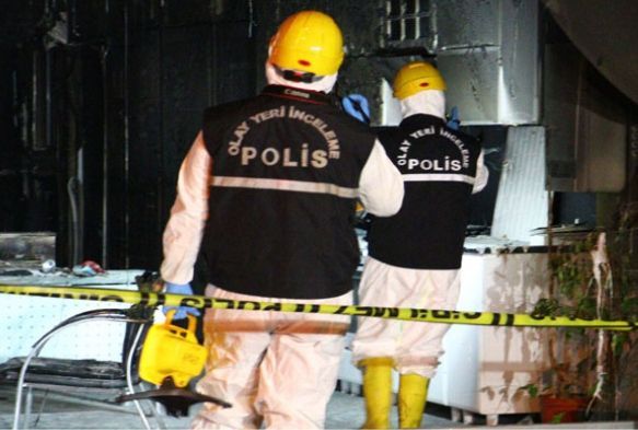 Kundaklad i yerinin sahibini telefonla arayp, yangn izleten p