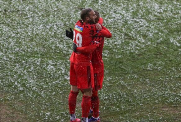 Cenk Tosun'a durmak yok