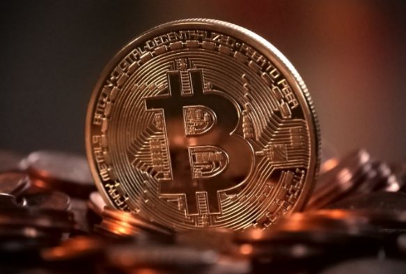 Bitcoin'de yeni zirve 52,533.91 dolar