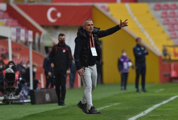 Kayserispor Uur Kulaksz'a emanet