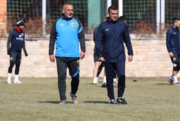 Kayserispor Uur Kulaksz ile devam edecek