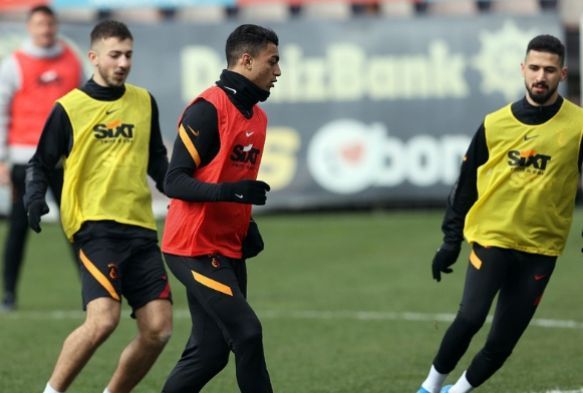 Feghouli kamp kadrosuna dahil edildi
