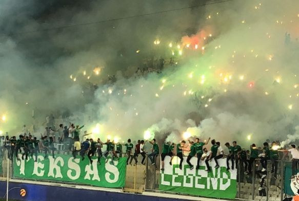 Teksastan, yeil-beyazl ynetime sert aklama