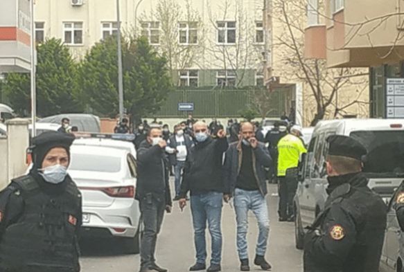 Avukatlk brosunda silahl saldr: 2 l, 3 yaral