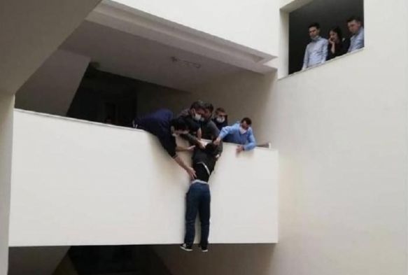 Hrszlktan tutuklanan ocuk adliyede lmek istedi