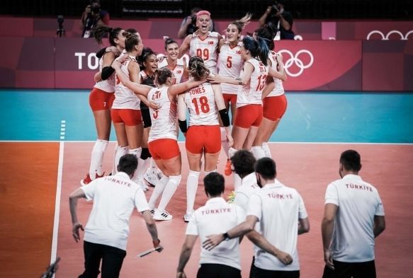 A Milli Kadn Voleybol Takm'ndan harika balang