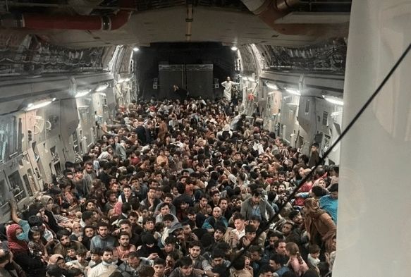“Kabil Havalimanı’nda tahliyeler sırasında bir haftada 20 kişi öldü”