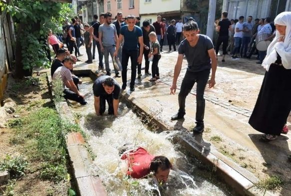 Dnde damada derede grlmemi eziyet