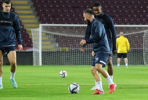 Hatayspor, Beiktaa bileniyor