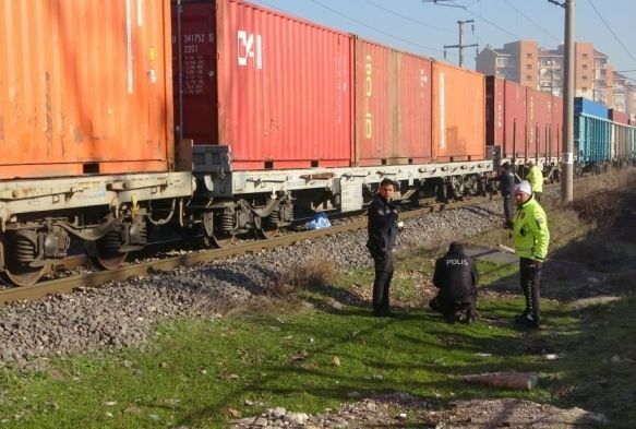 Tren'in arpt  niversite rencisi kz hayatn kaybetti