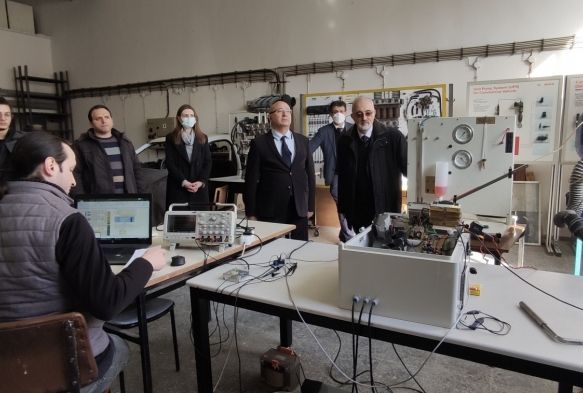 Profesrler retti, aralarda motorun gcn artryor