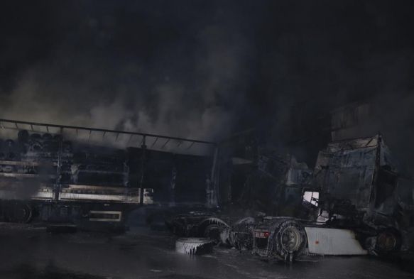 Kayseri'de yangn panii: 10 dkkan ve 3 tr kle dnd