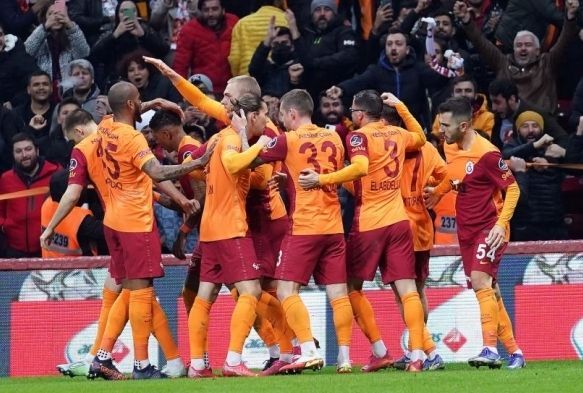 Galatasaray, 4 ma sonra evinde kazand