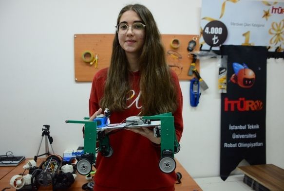  Merdiven kan robot yaptlar, olimpiyatlarda birinci oldular