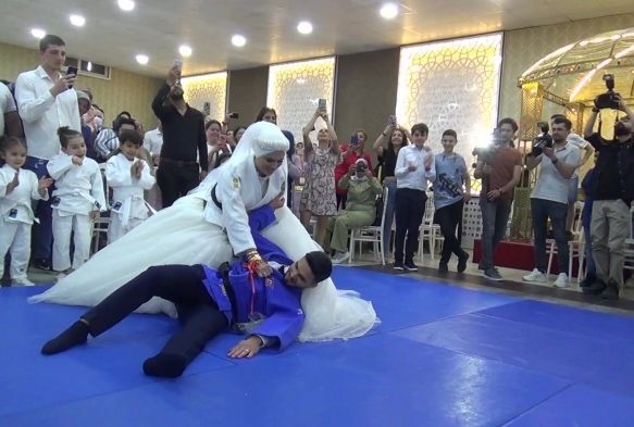 Siyah kuak sahibi gelin damad yerden yere vurdu