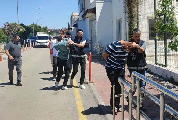 Kadn klna girip kznn sevgilisine randevu veren baba ldrld
