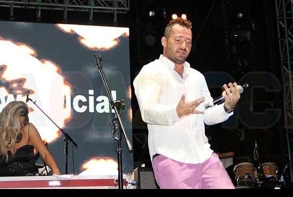 İzmir Marşı’nı söyleten Dj Ersin programdan çıkarıldı