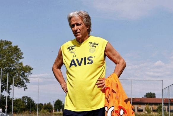 Fenerbahçe'de hazırlıklar devam ediyor