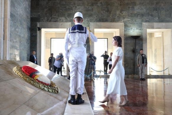 Almanya Dışişleri Bakanı Baerbock, Anıtkabir'de