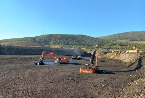 Çamur altına kalan işçinin cansız bedenine ulaşıldı