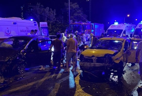 Ters yöne giren otomobil dehşet saçtı
