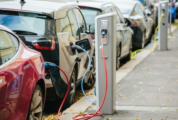Elektrikli ve hibrit otomobillere ilgi artıyor