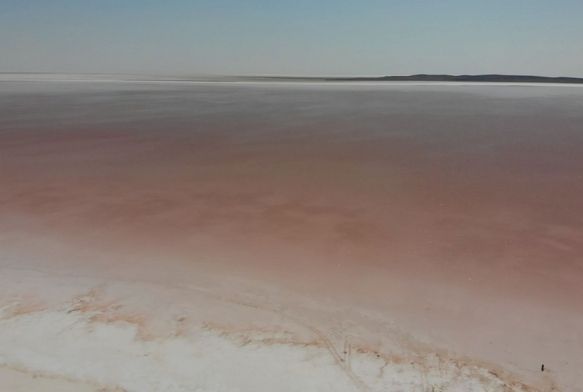 Tuz Gölü pembe renge büründü