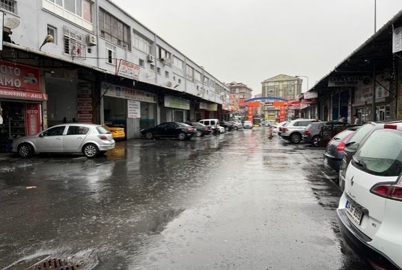 Selde kalan araçların masrafı cep yakıyor