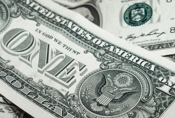 Dolar, serbest piyasada yılın rekor seviyesine ulaştı