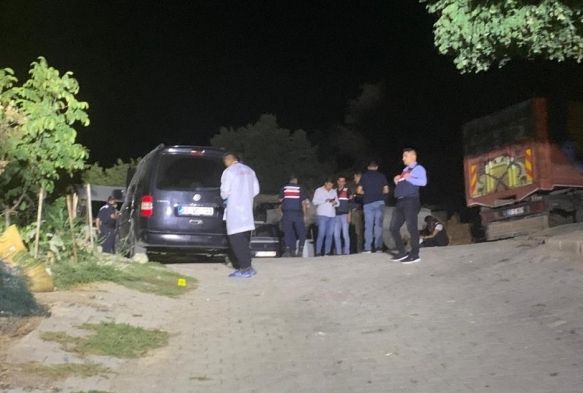 Muhtar azasnn evi tarand: 2 l, 3 yaral