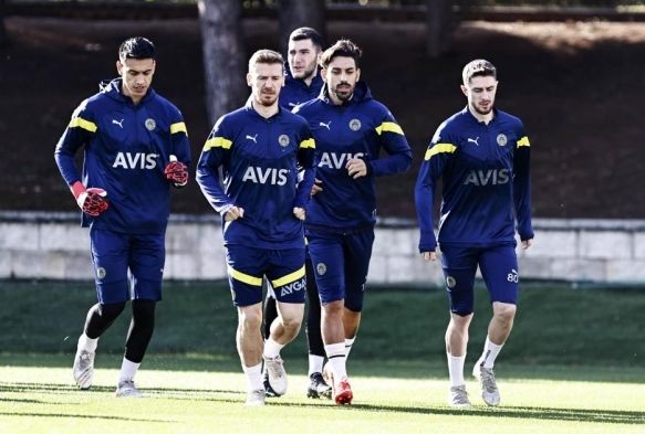 Fenerbahe hazrlklarn srdrd