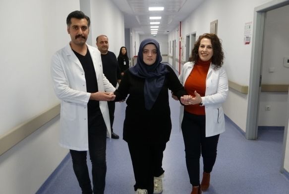 Piknikte tavuk yedi zehirlendi 8 ay yryemedi