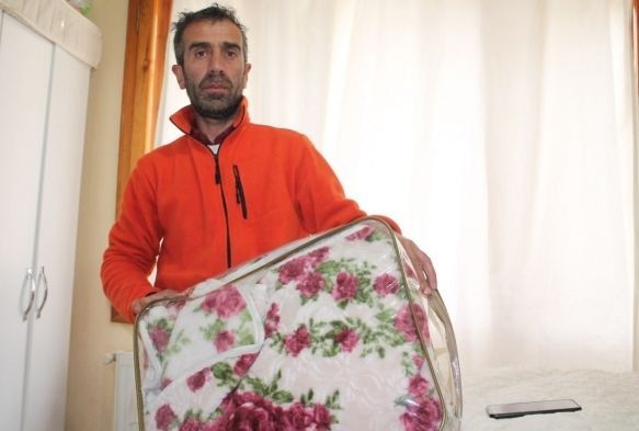 i altn dolu battaniyeyi yanllkla deprem blgesine gnderdi
