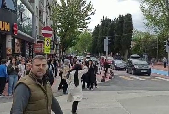 ncenin Sakarya ziyaretinde gergin anlar