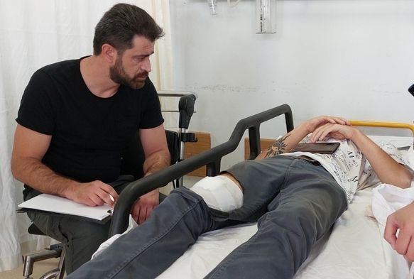 Ayrıldığı kız arkadaşı görüşmeyi kabul etmeyince kendini bıçakladı