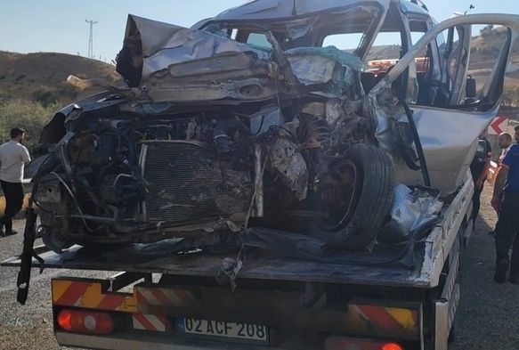Adyaman'da feci kaza: 6s ar 7 yaral
