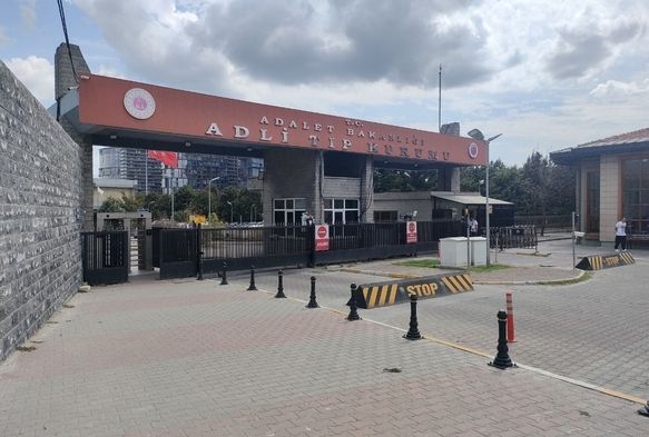 Sel felaketinde hayatını kaybeden kadının cenazesi Adli Tıp Kurumu'nda