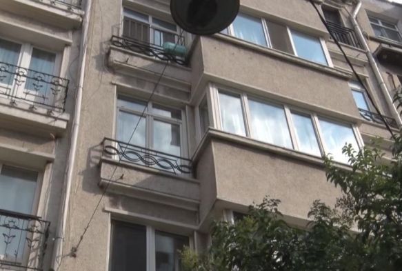 Korkun cinayet: Meyve bayla kardeinin boazn kesti
