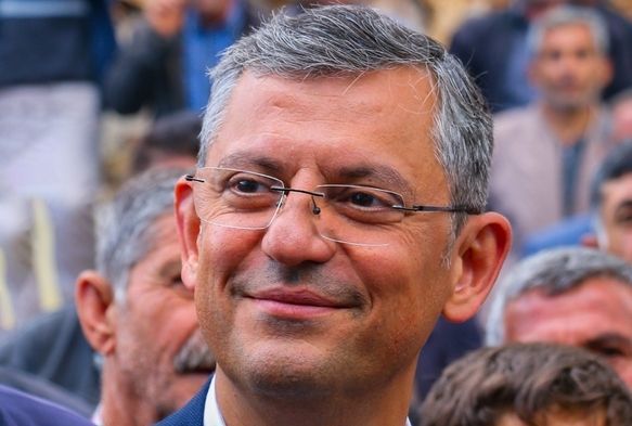 Özgür Özel, CHP Genel Başkanlığı’na adaylığı açıkladı