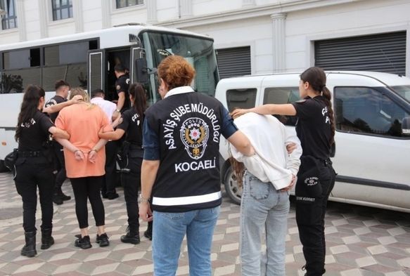 Beraber kavgaya gittiği arkadaşını yanlışlıkla başından vurarak öldürm