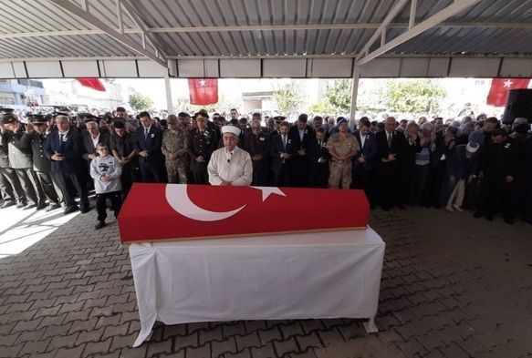 Şehit Uzman Çavuş gözyaşlarıyla toprağa verildi