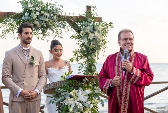 Ünlü sanatçı Melek Mosso Mersin'de dünya evine girdi