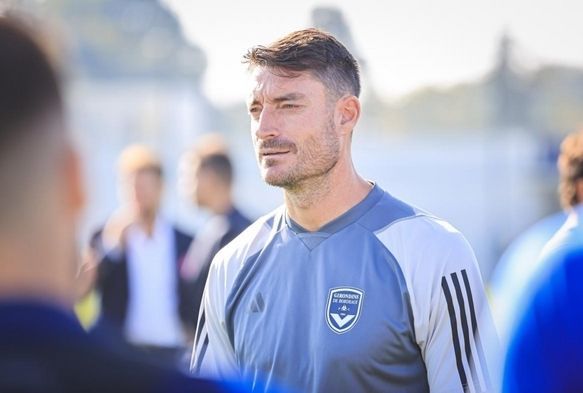 Bordeaux, Albert Riera ile anlaştı