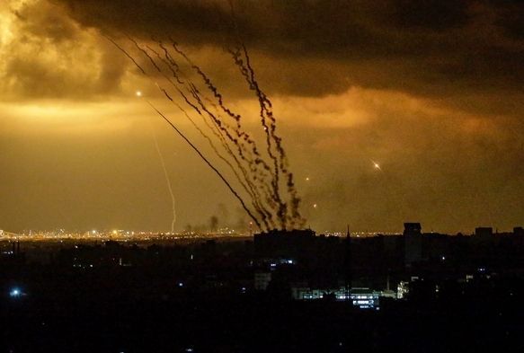 Filistin’de can kaybı 2 bin 329’a yükseldi