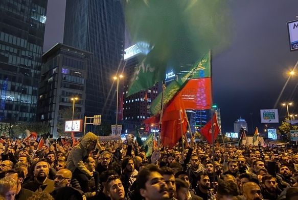 srail Bakonsolosluu nnde protesto